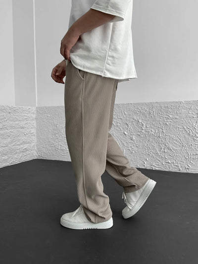 Relaxed Pleat Trouser