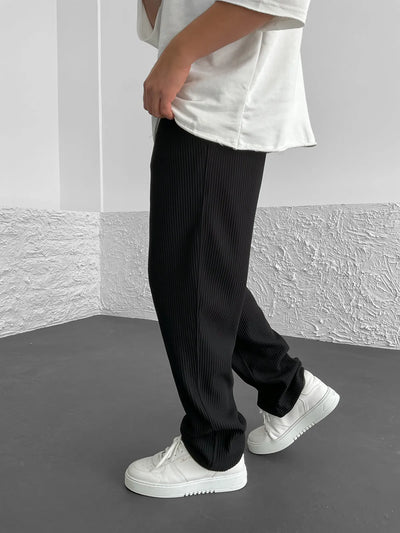 Relaxed Pleat Trouser